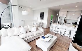 Luxury 2 Bedroom Apartment With Cocktail Bar And Espresso Machine
